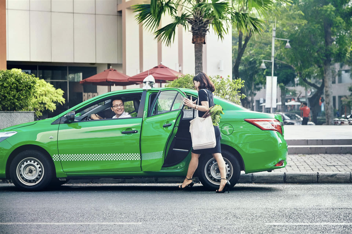 Grab Holdings: Time to Grab More of This Rideshare Beast